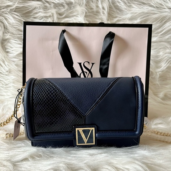 Victoria's Secret Handbags - 🎉🎉SOLD🎉🎉NWT Victoria’s secret